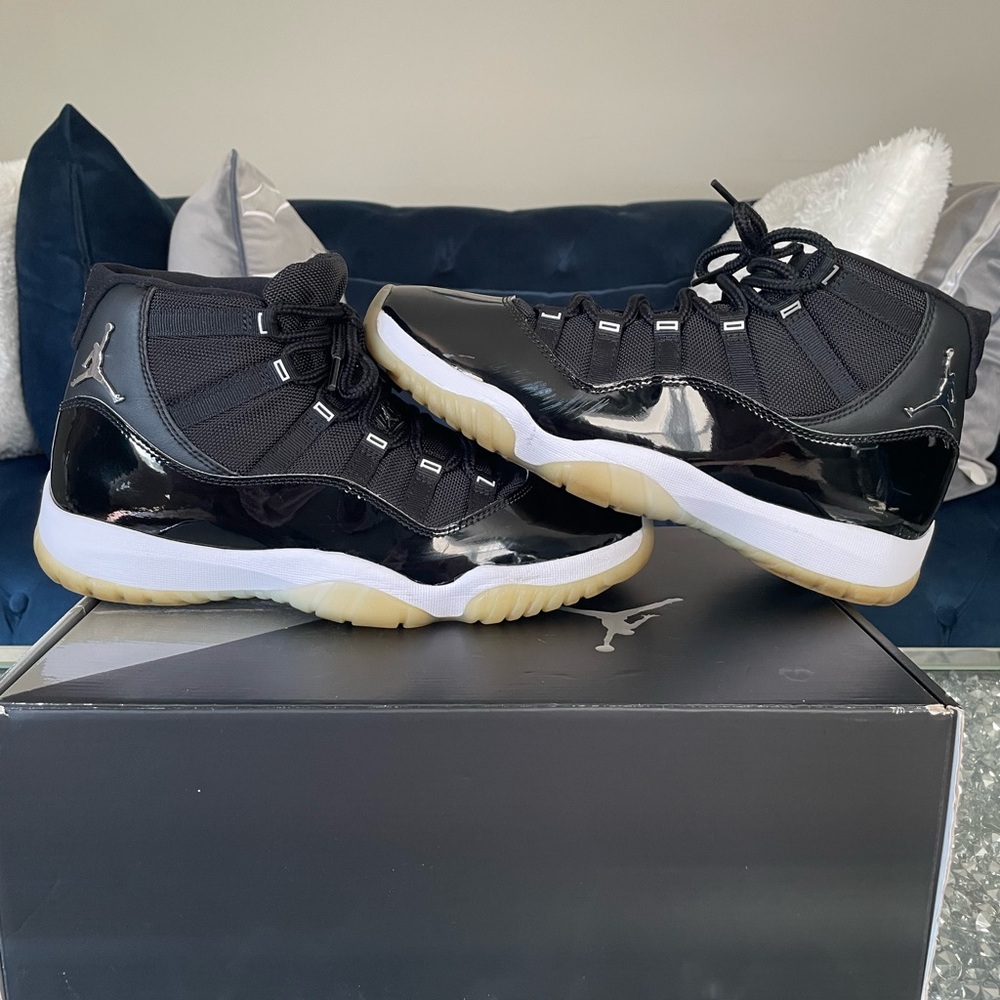 Air Jordan 11 Retro Jubilee Black/White